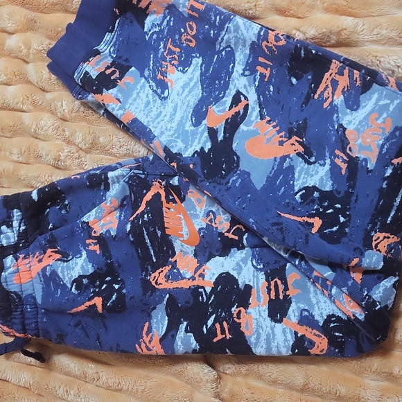 Nike Dynamic Sweatpant & Hoodie Set - Picture 4 of 6